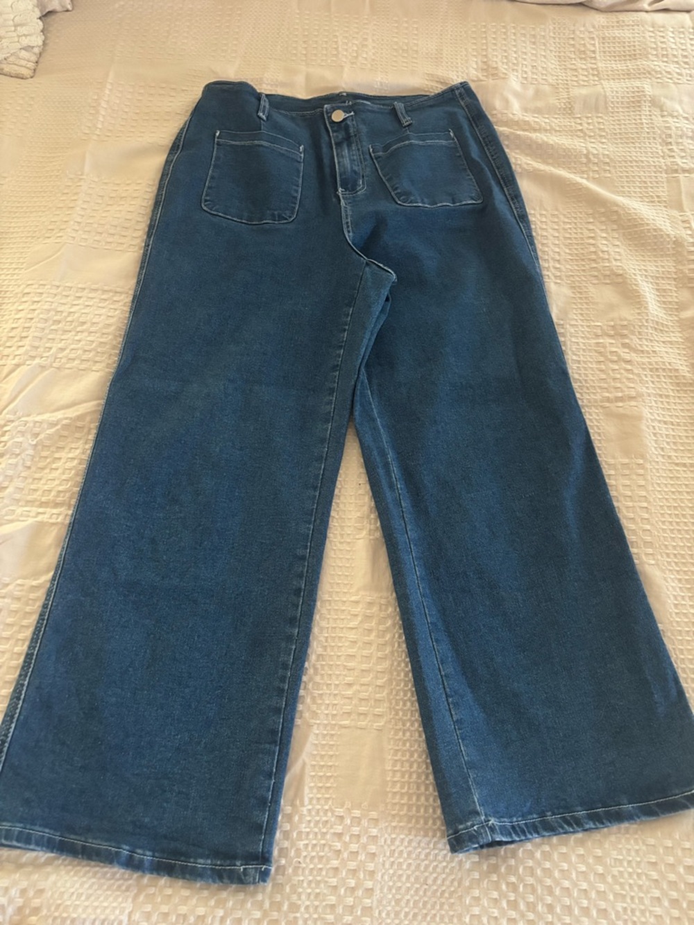 Classic Wide-Leg Jeans Patch Pockets